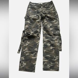 LOVEGEN Camo Cargo Pants- Size 1R